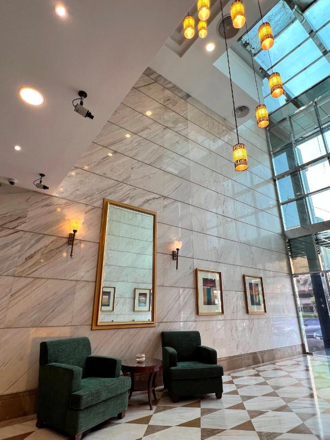 Aparthotel Seasons 4*