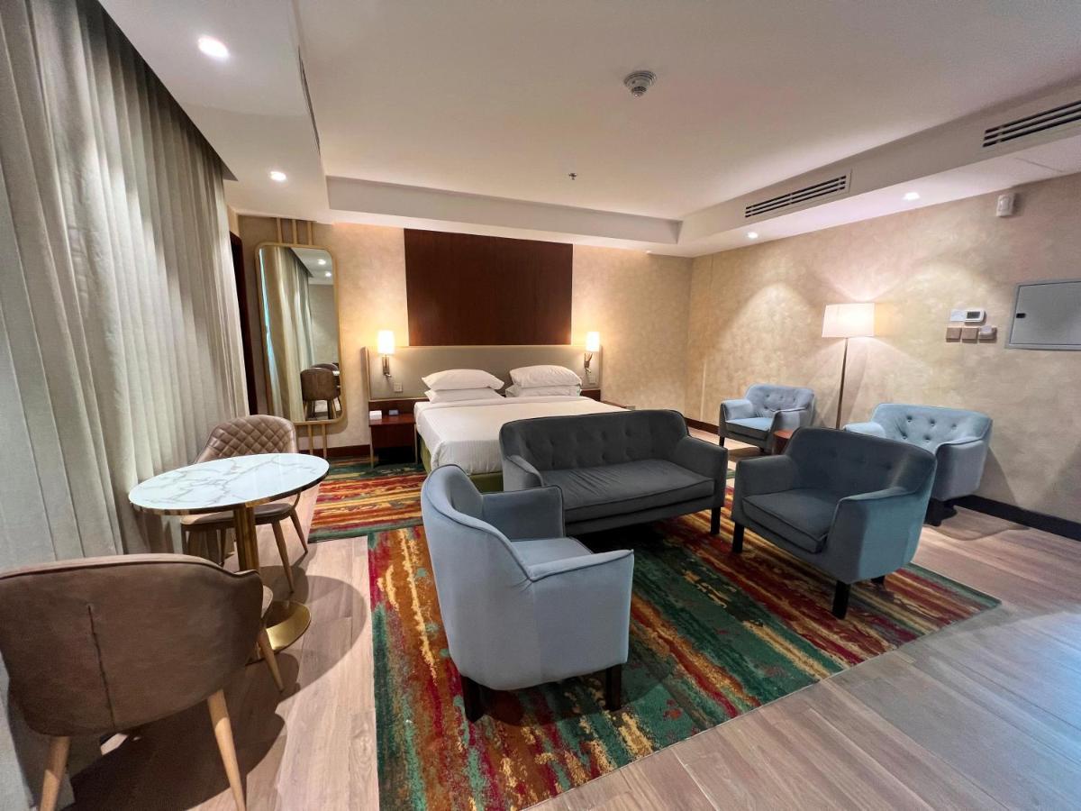 Seasons Aparthotel