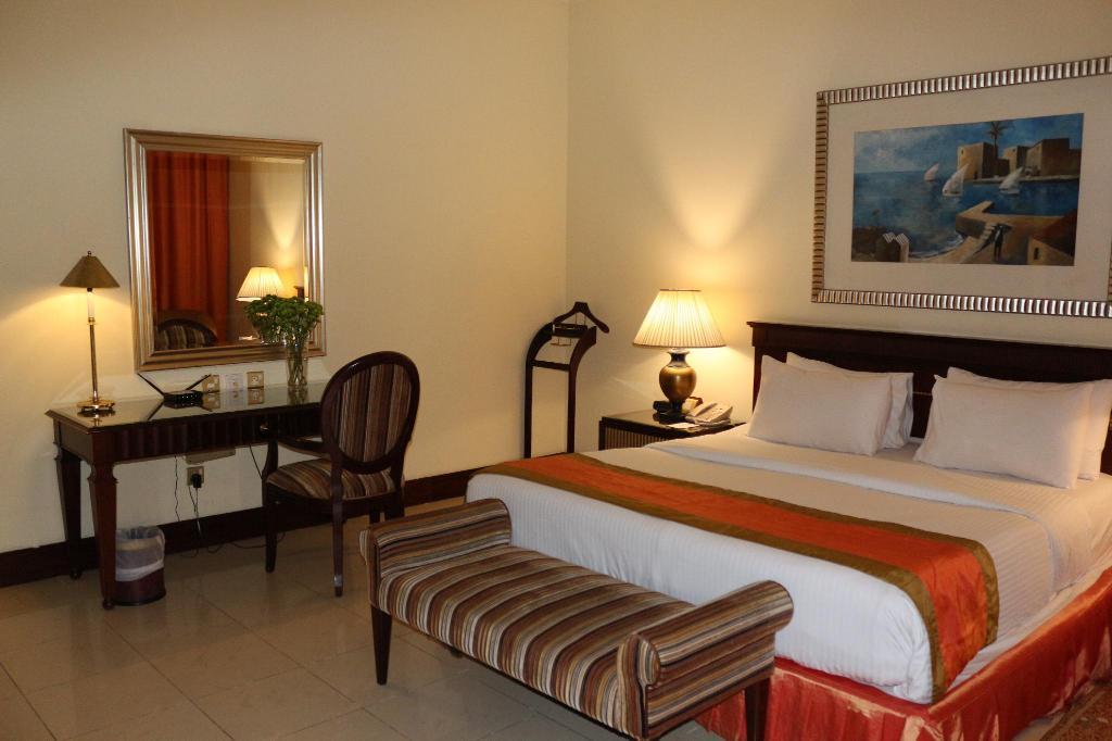 Seasons Aparthotel