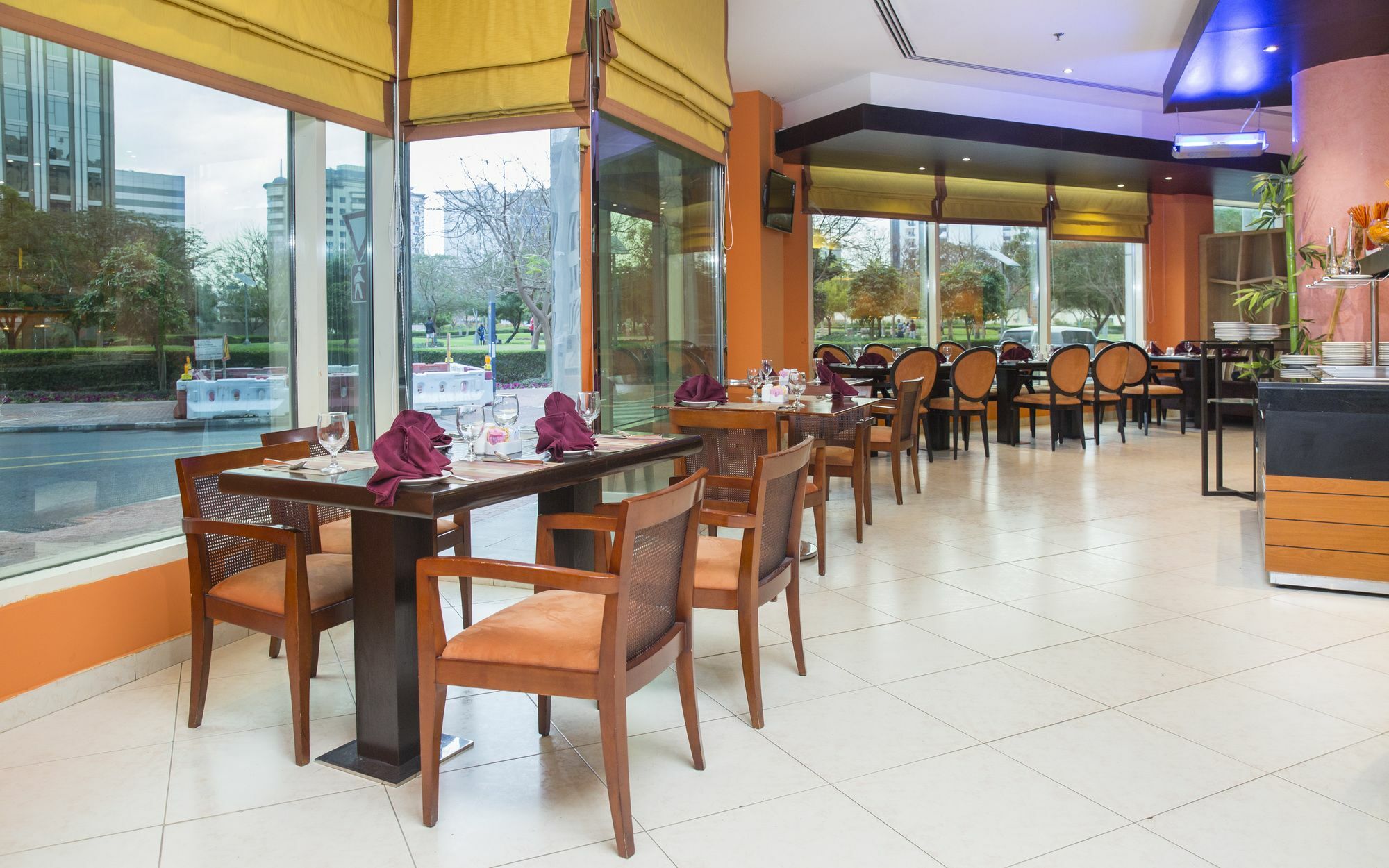 Seasons Aparthotel