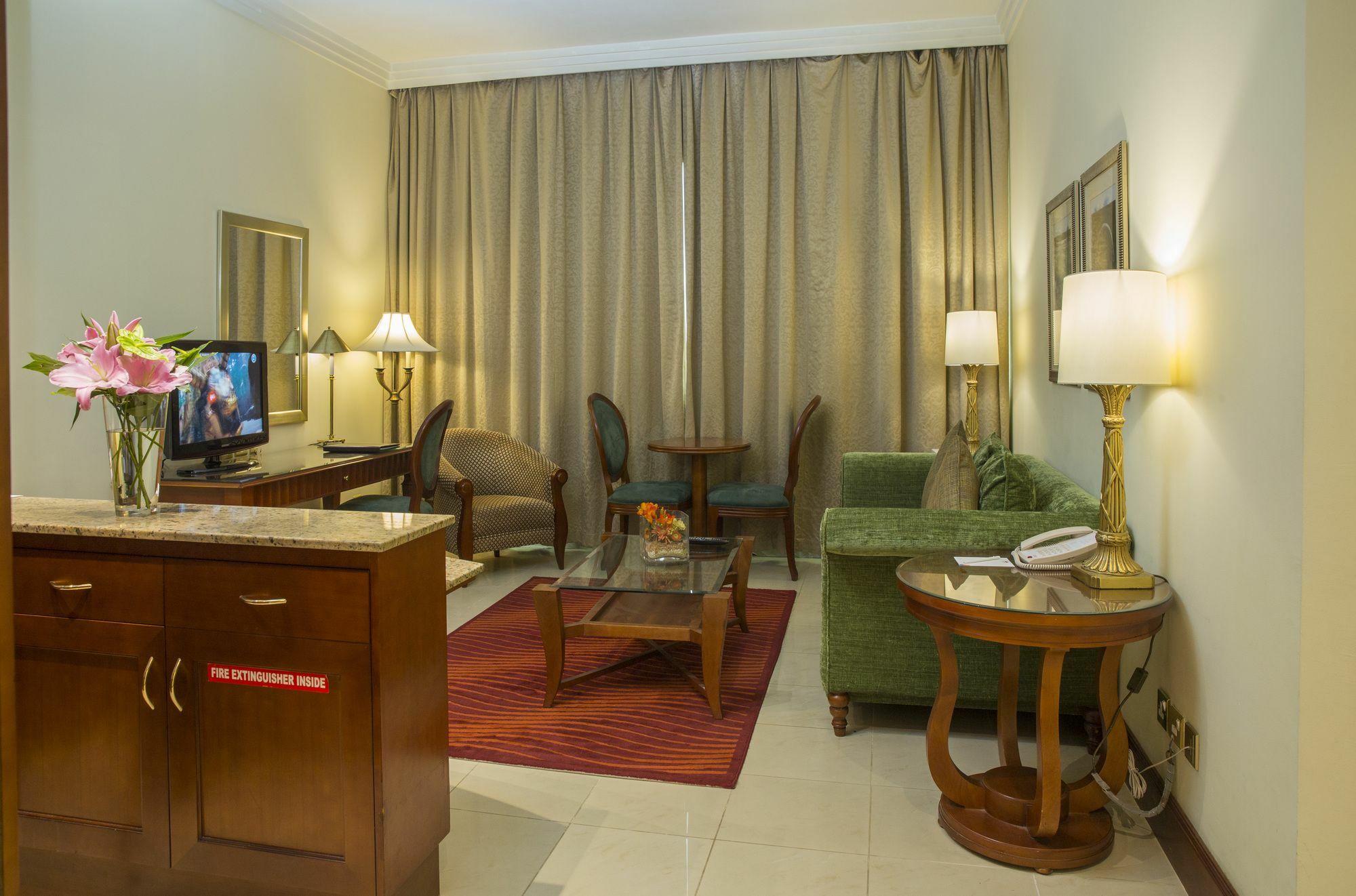 Seasons Aparthotel