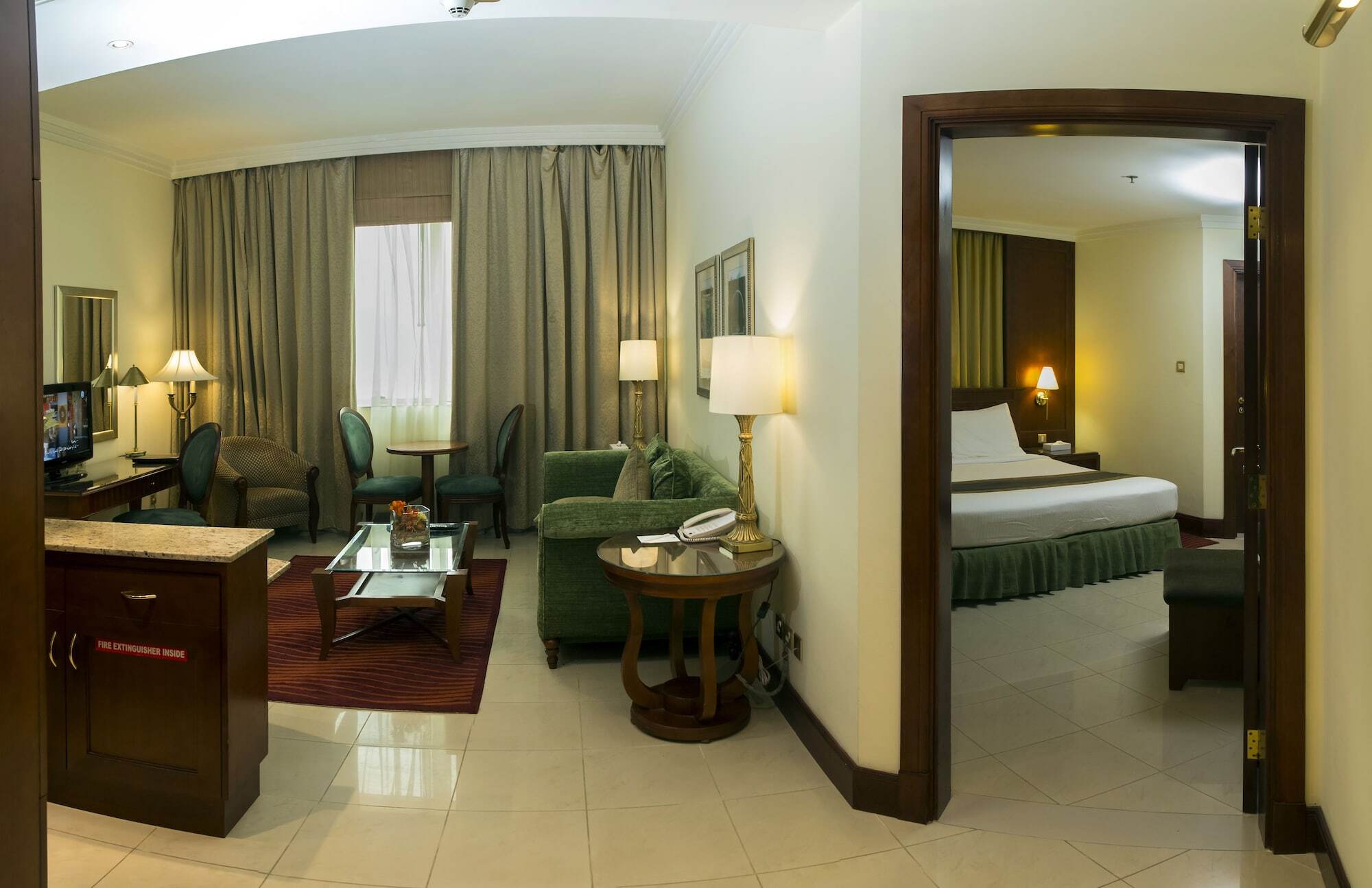 Seasons Aparthotel 4*